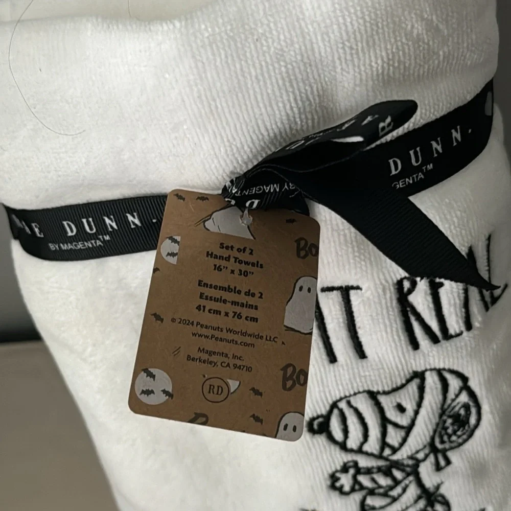 NWT Rae Dunn/peanuts creep it real hand towels